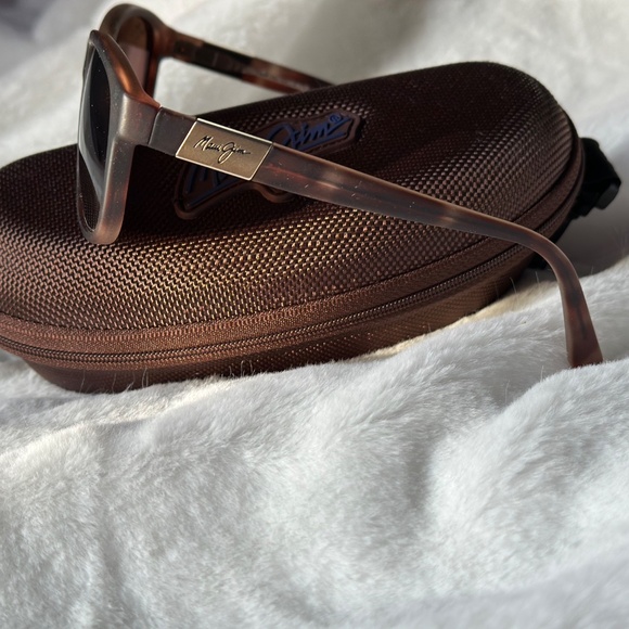 Maui Jim Polarized Matte Tortoise Rubber Sunglasses main image 6